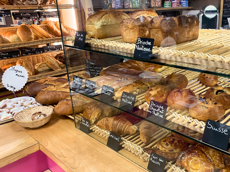 viennoiseries de la boulangerie patisserie Farine et chocolat à l'étrat